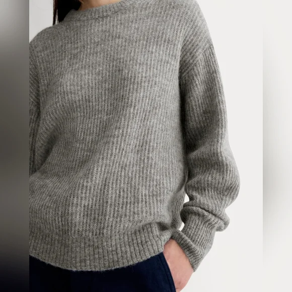 EVERLANE Cocoon Grey Crew In Alpaca Small - Picture 4 of 9